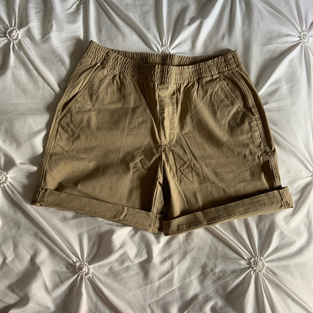 NWOT- Womens Lands end mid rise shorts size 10 desert tan